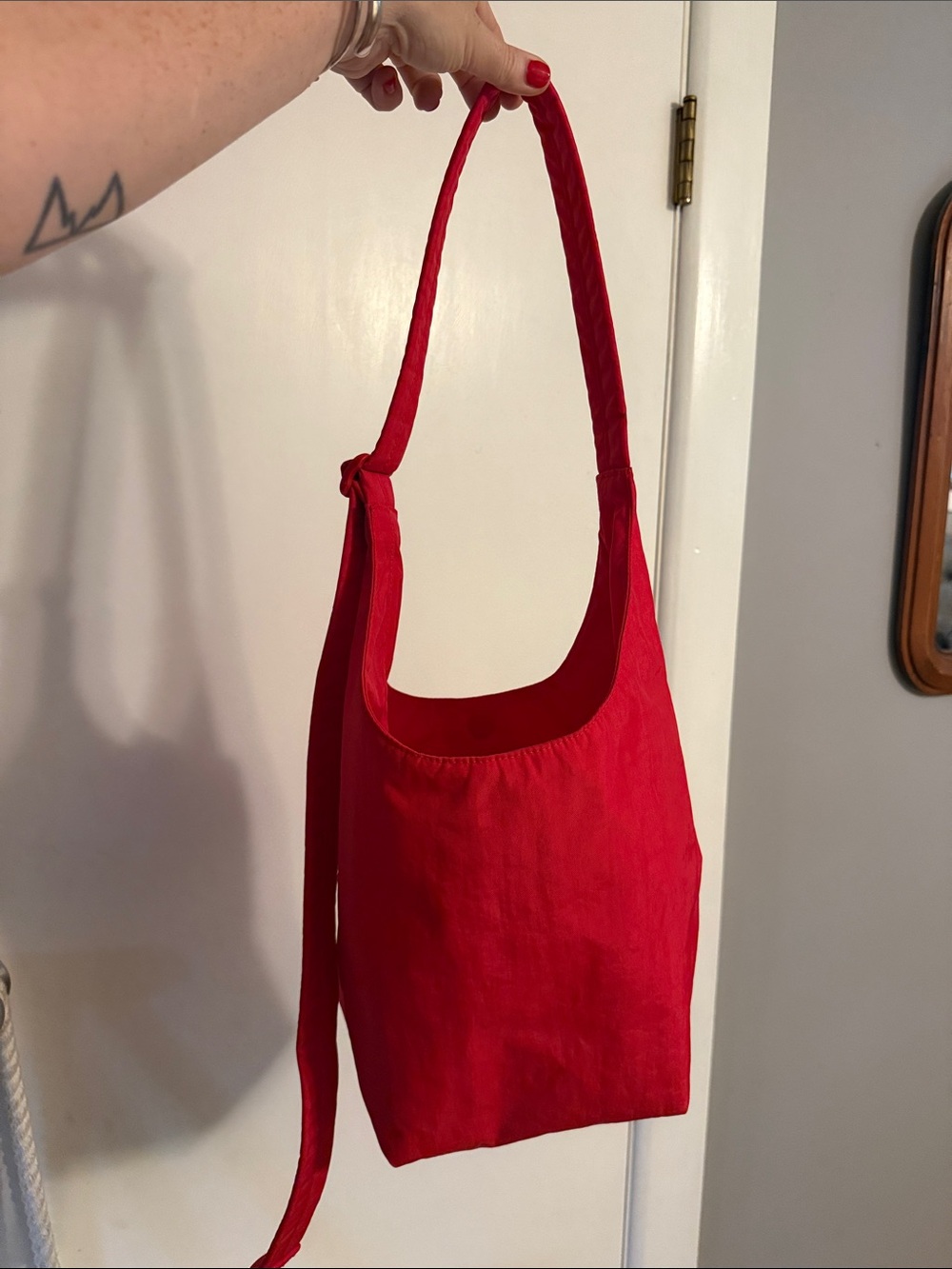 Baggu Red Pop of color Casual Shoulder Bag Minimal Women's small Tote purse